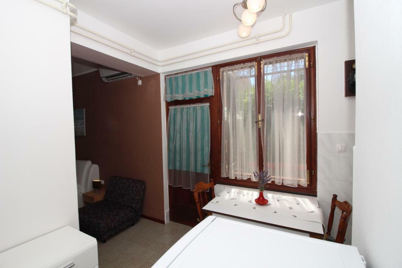 Apartments Rakovic 로브란 외부 사진