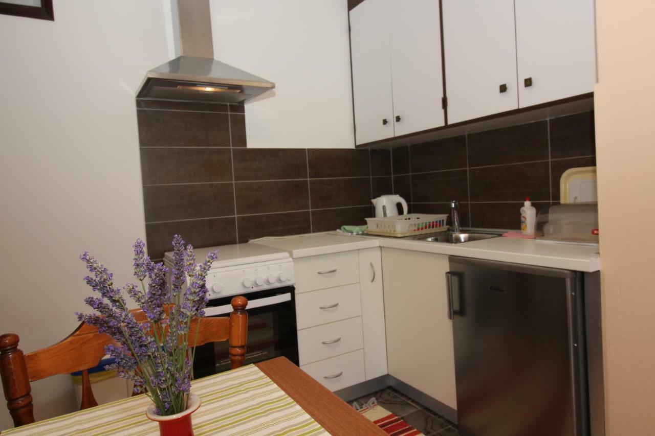 Apartments Rakovic 로브란 객실 사진